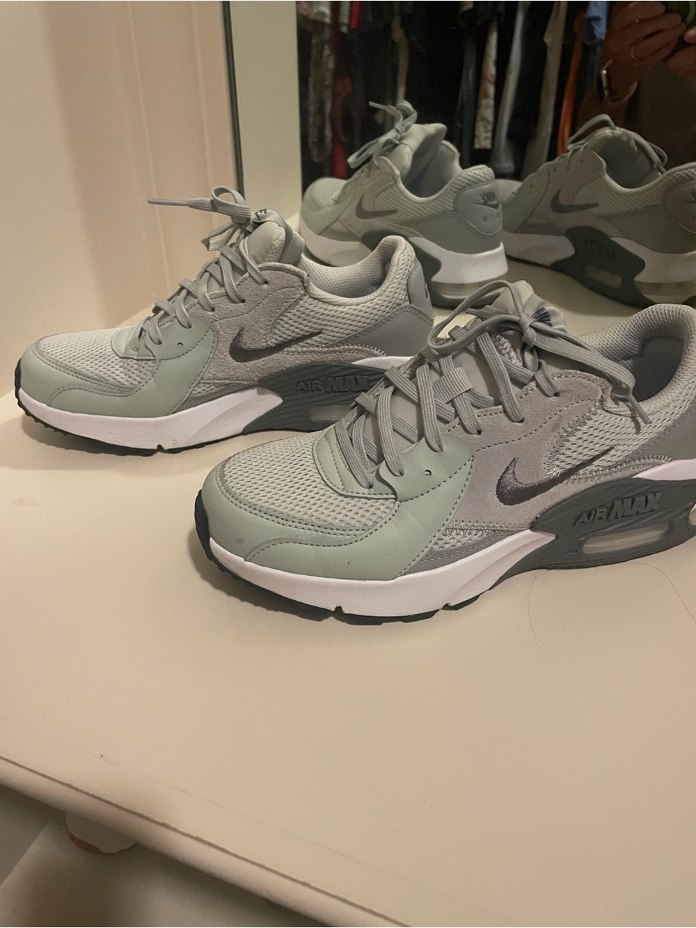Nike Air Max Sneakers - Womens (EUC) - Picture 2 of 6